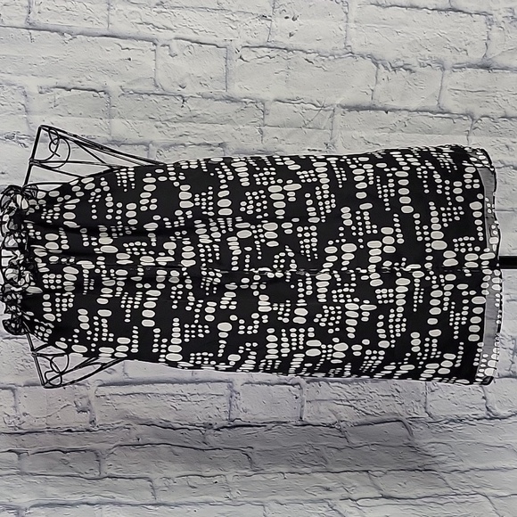 THE LIMITED Black‎ and White Dotted Ruffled Sleeveless Blouse Medium - Picture 5 of 6